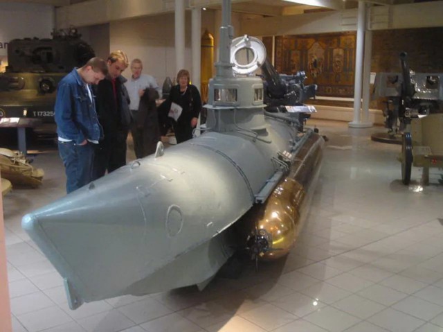 Боевые подводные лодки - малютки времен Второй мировой войны