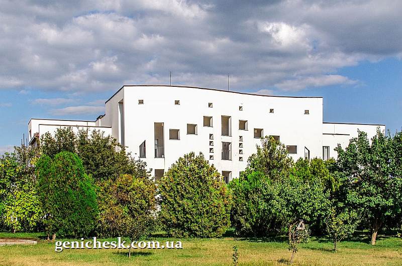  White Residence & Spa   