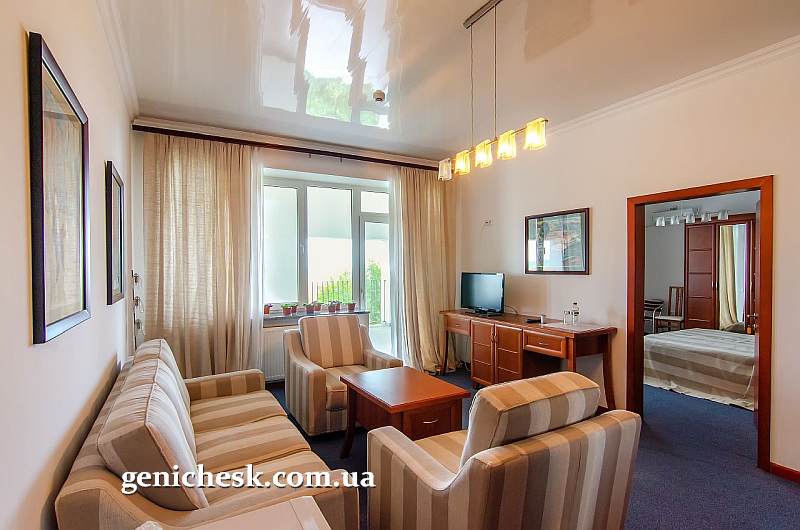  White Residence & Spa   
