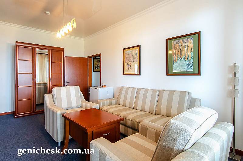  White Residence & Spa   