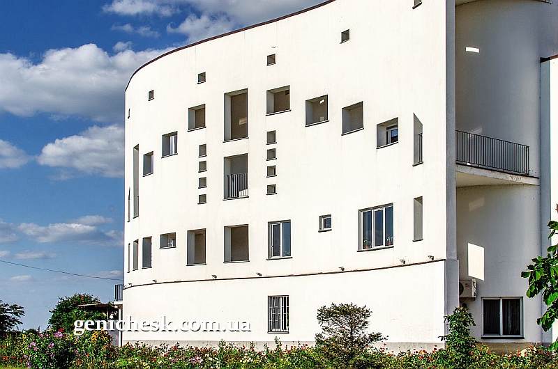  White Residence & Spa   